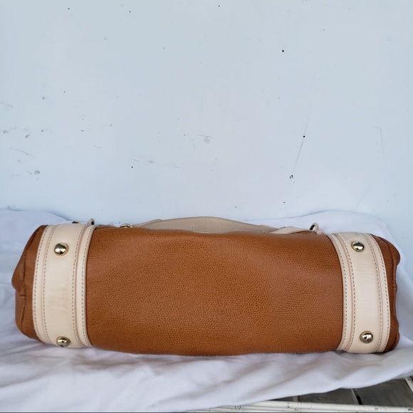 πΈ Guess Mariano Tan Gold Go-To Shoulder Bag - Picture 8 of 14